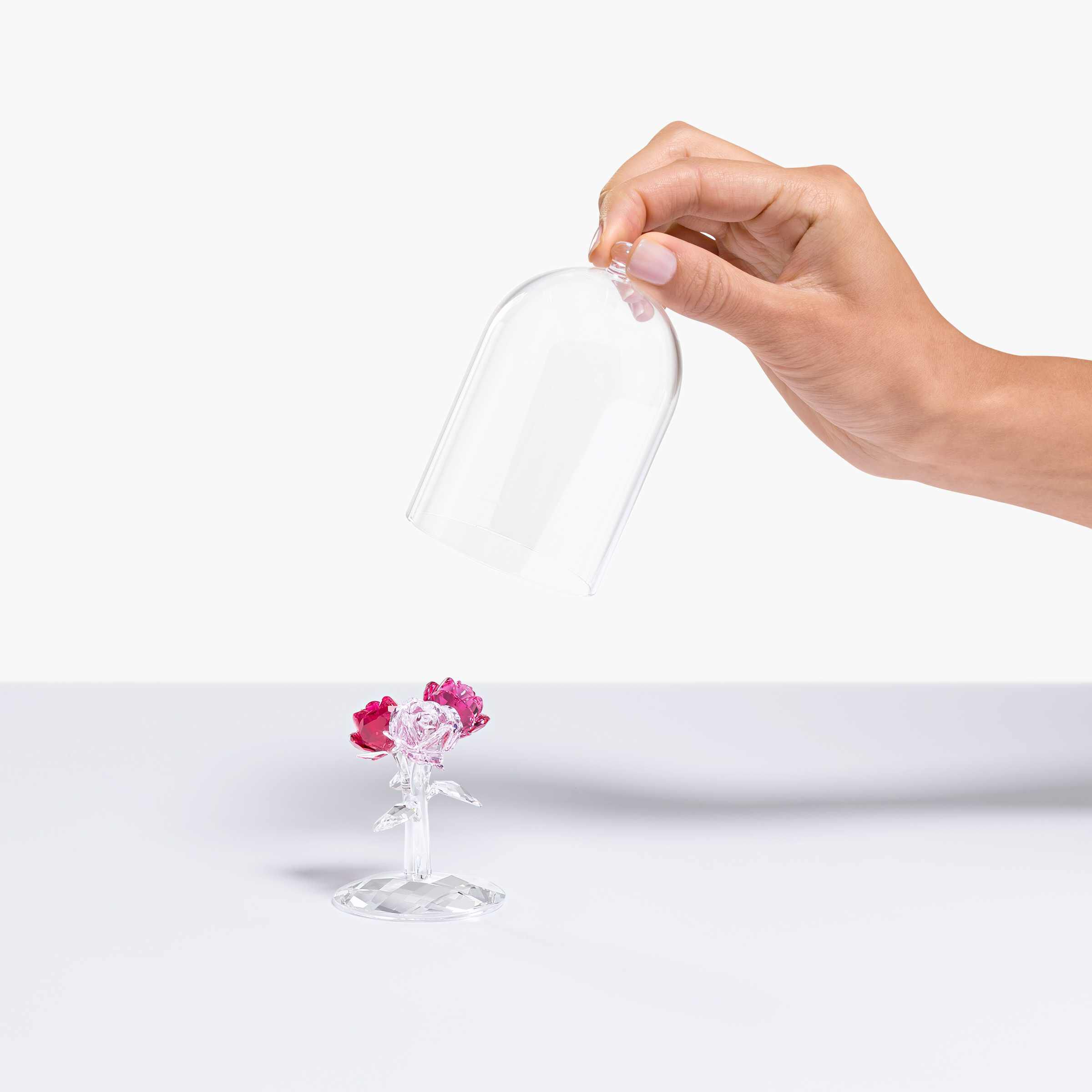 swarovski قطعة زينة على شكل باقة ورود