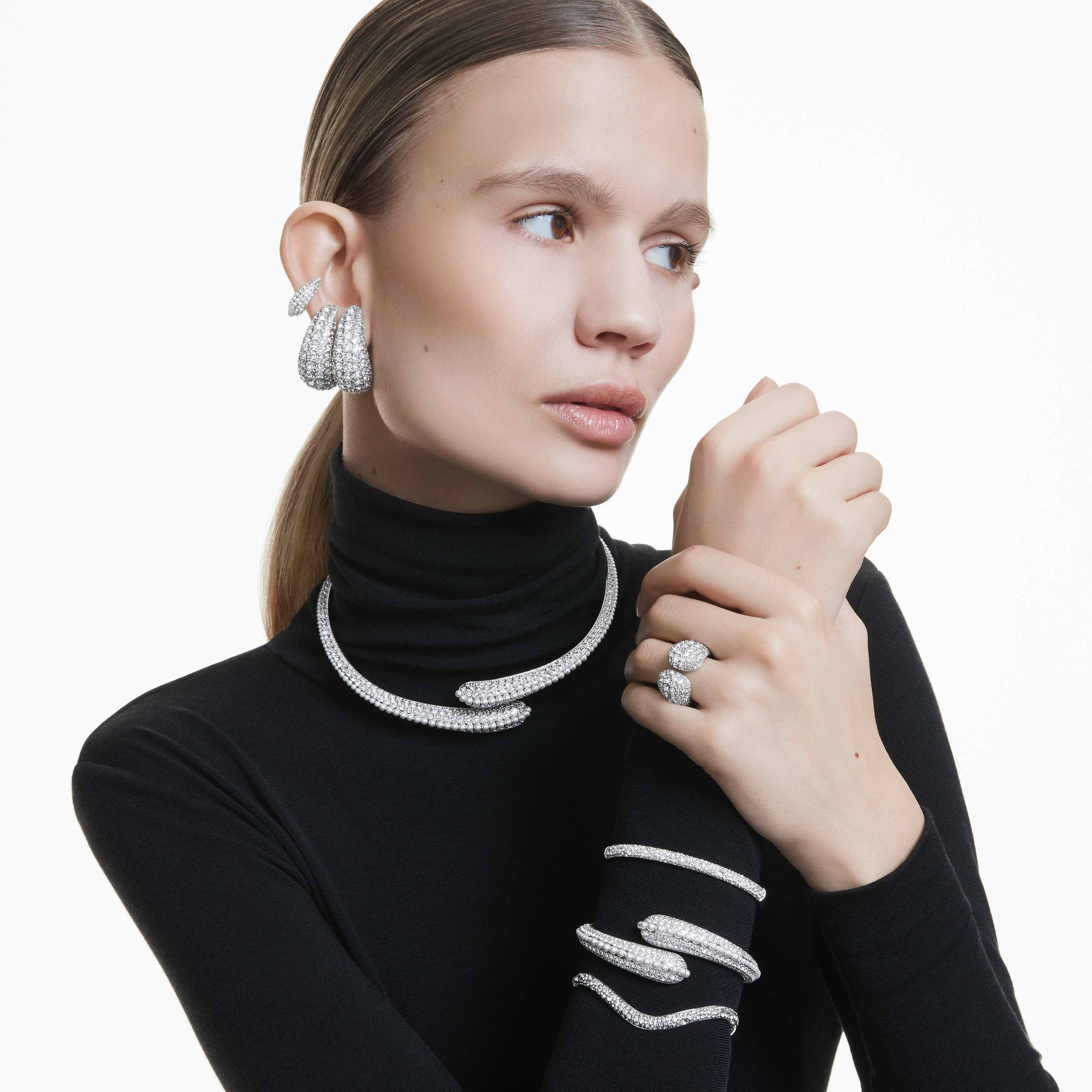 swarovski أقراط متدلية sublima، لآلي كريستال، قطع مستدير، لون أبيض، طلاء روديوم