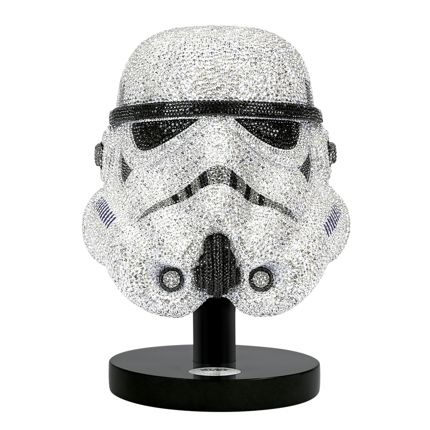 swarovski قطعة زينة بتصميم خوذة stormtrooper، إصدار محدود من ستار وورز