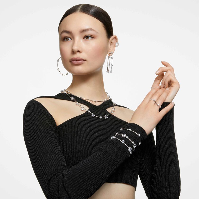 swarovski أقراط constella حلقية، مزدانة بكريستالات دائرية، لون أبيض، طلاء روديوم
