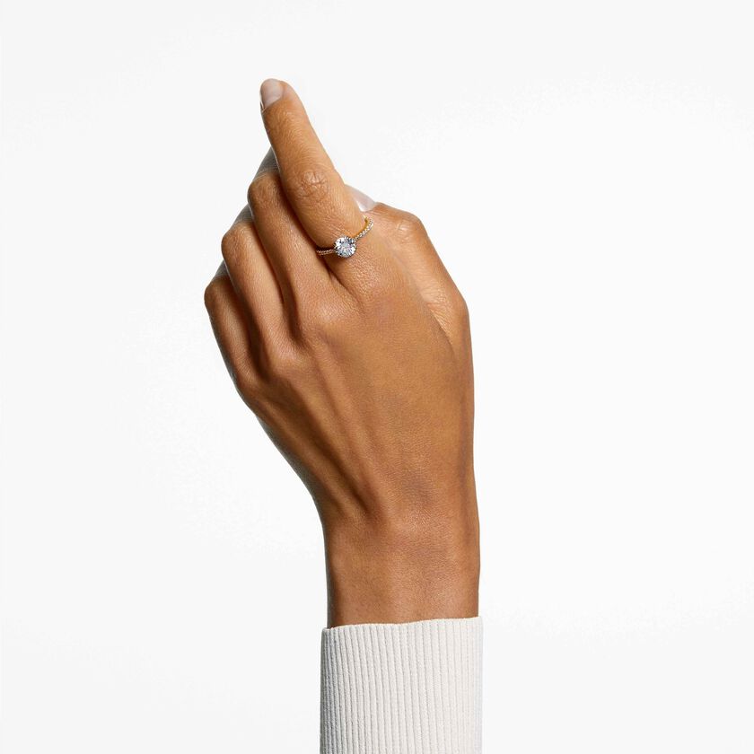 swarovski خاتم كوكتيل stilla، قطع مُستدير، ترصيع بافيه، لون أبيض، لمسة نهائية من الذهب عيار 18 قيراط