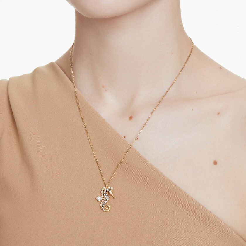 swarovski قلادة idyllia، لآلئ كريستال، شكل فرس البحر، لون أبيض، طلاء بلون ذهبي