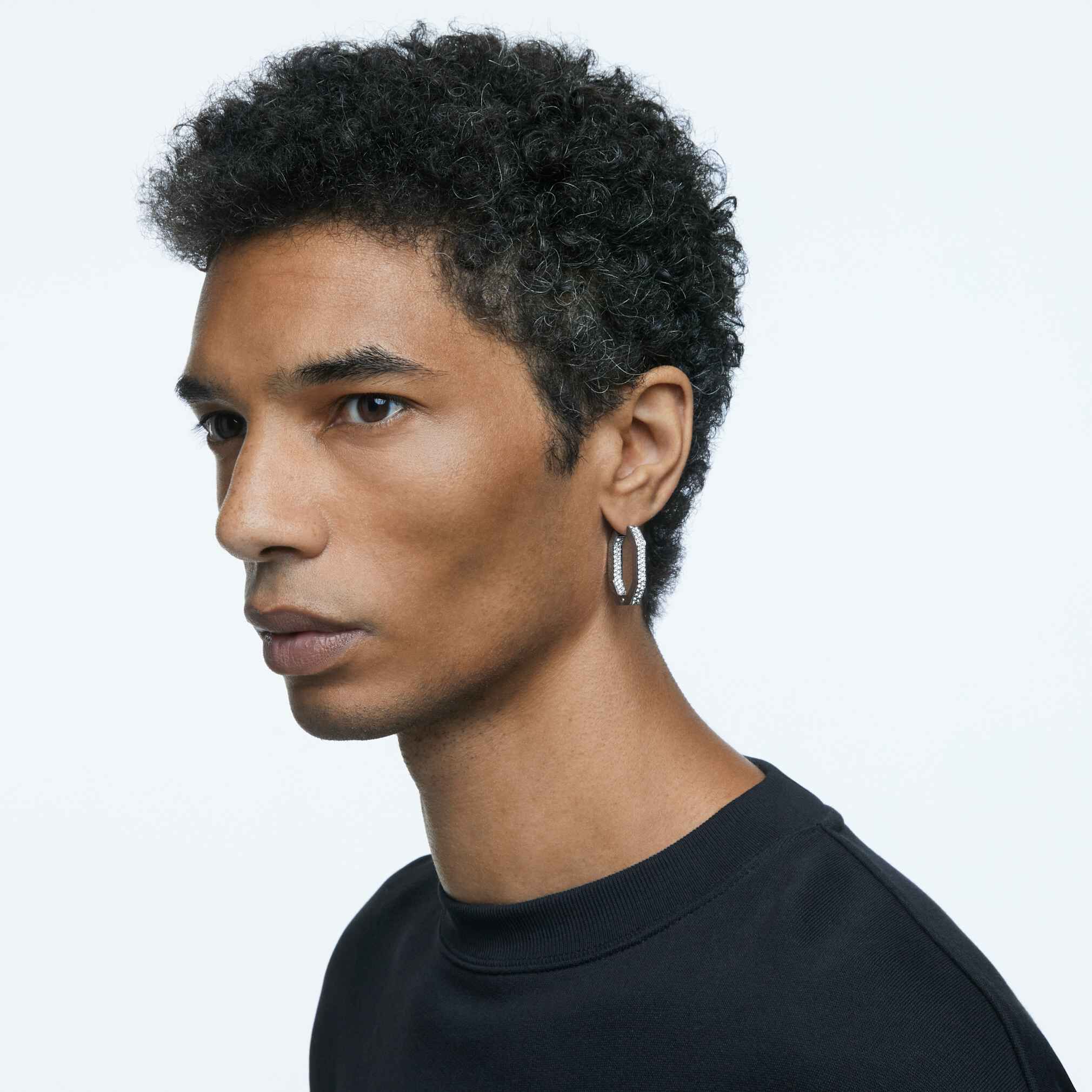 swarovski أقراط dextera حلقية، ثمانية الشكل، حجم متوسط، لون أبيض، طلاء روديوم