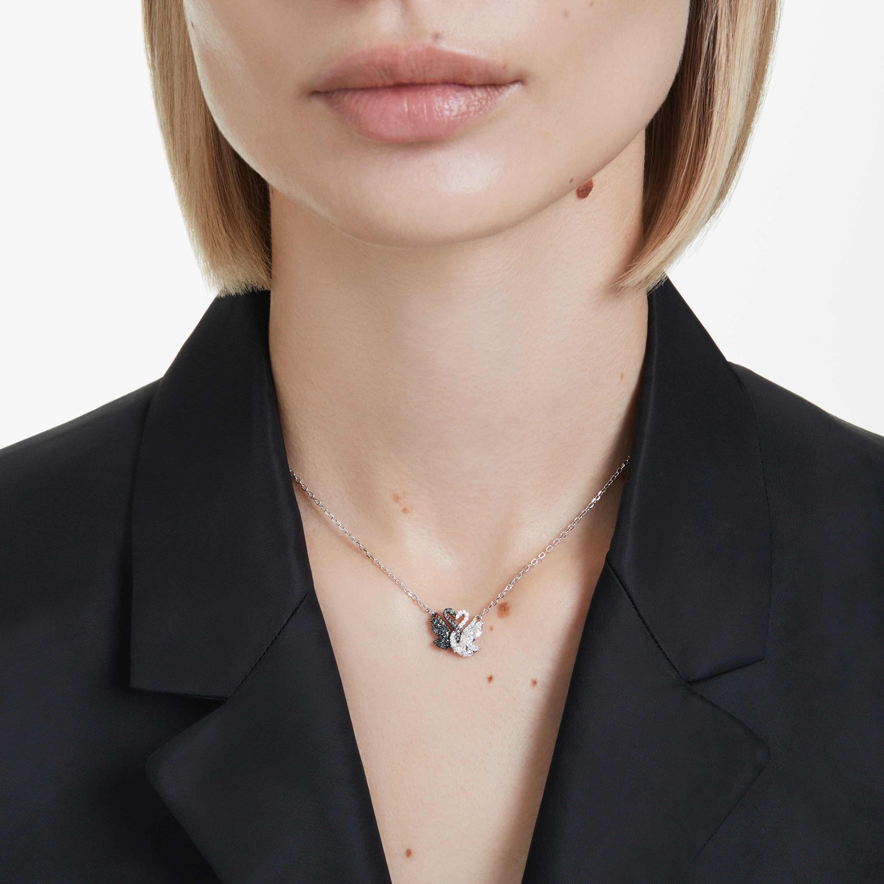 swarovski قلادة swan، شكل بجعة، لون أسود، طلاء روديوم