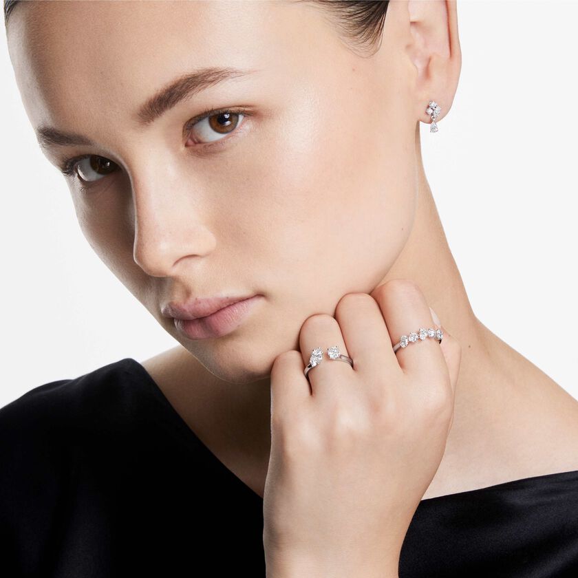 swarovski خاتم galaxy، أحجار ألماس مُصنعة في المختبر بإجمالي 1 قيراط، أشكال مختلطة، ذهب أبيض عيار 18