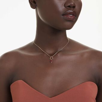 swarovski قلادة mesmera، قطع متنوع، لون أحمر، طلاء باللون الذهبي