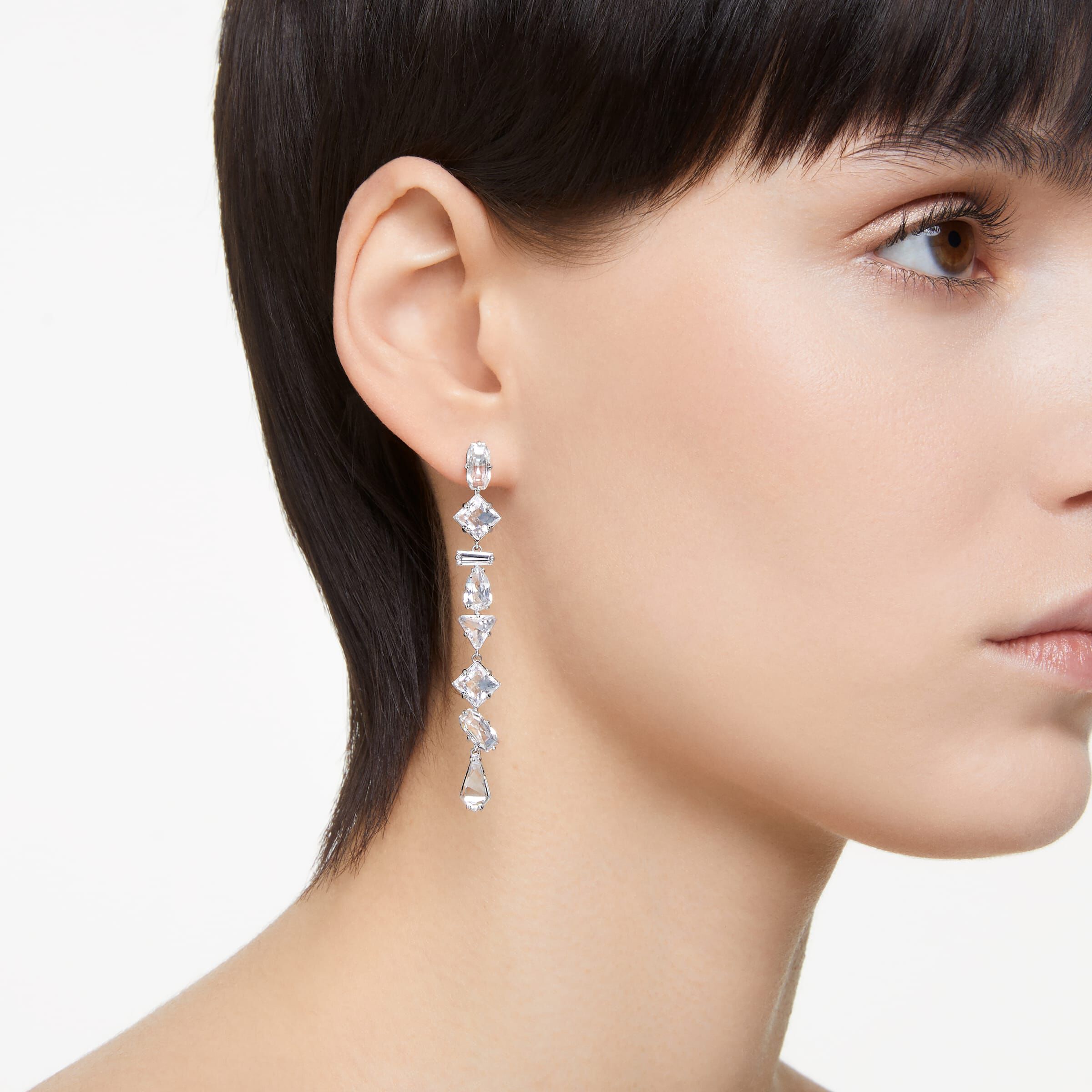 swarovski أقراط متدلية mesmera، قطع متنوع، طويلة، لون أبيض، طلاء روديوم
