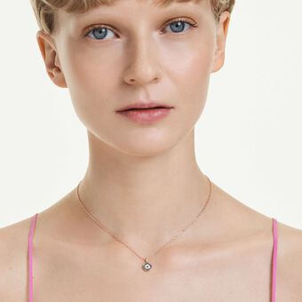 swarovski قلادة luckily، أحجار كريستال صغيرة متراصة، شكل عين، لون أزرق، طلاء باللون الذهبي الوردي