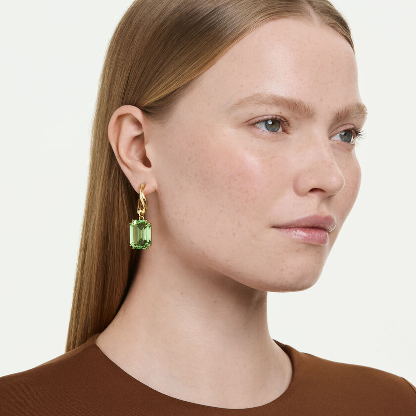 swarovski أقراط متدلية millenia، قطع مُثَمَّن، لون أخضر، لمسة نهائية من الذهب عيار 18 قيراط