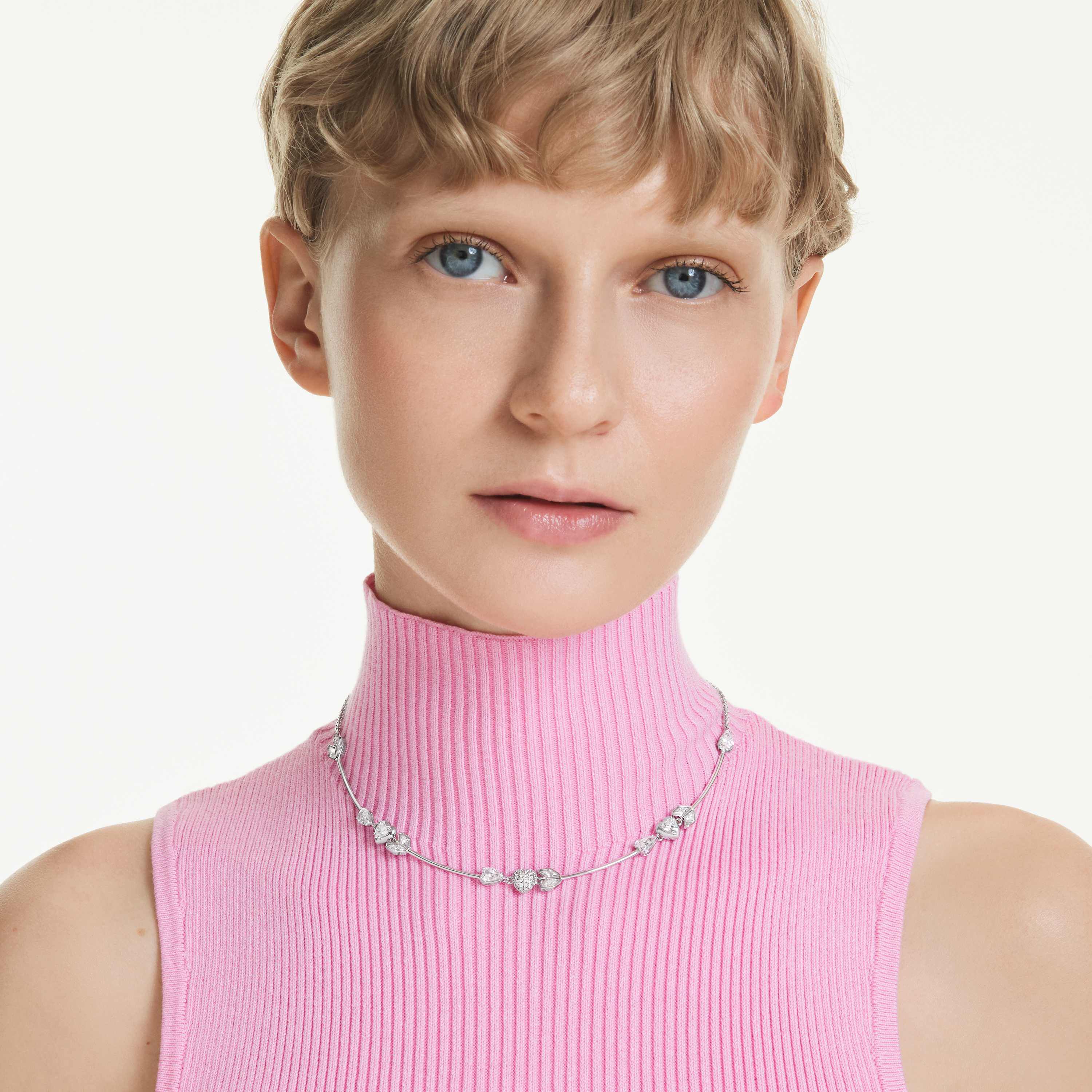 swarovski عقد idyllia، شكل قلب وسهم، لون أبيض، طلاء روديوم