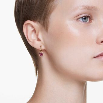 swarovski أقراط متدلية chroma، شكل قلب، لون أحمر، طلاء بلون ذهبي
