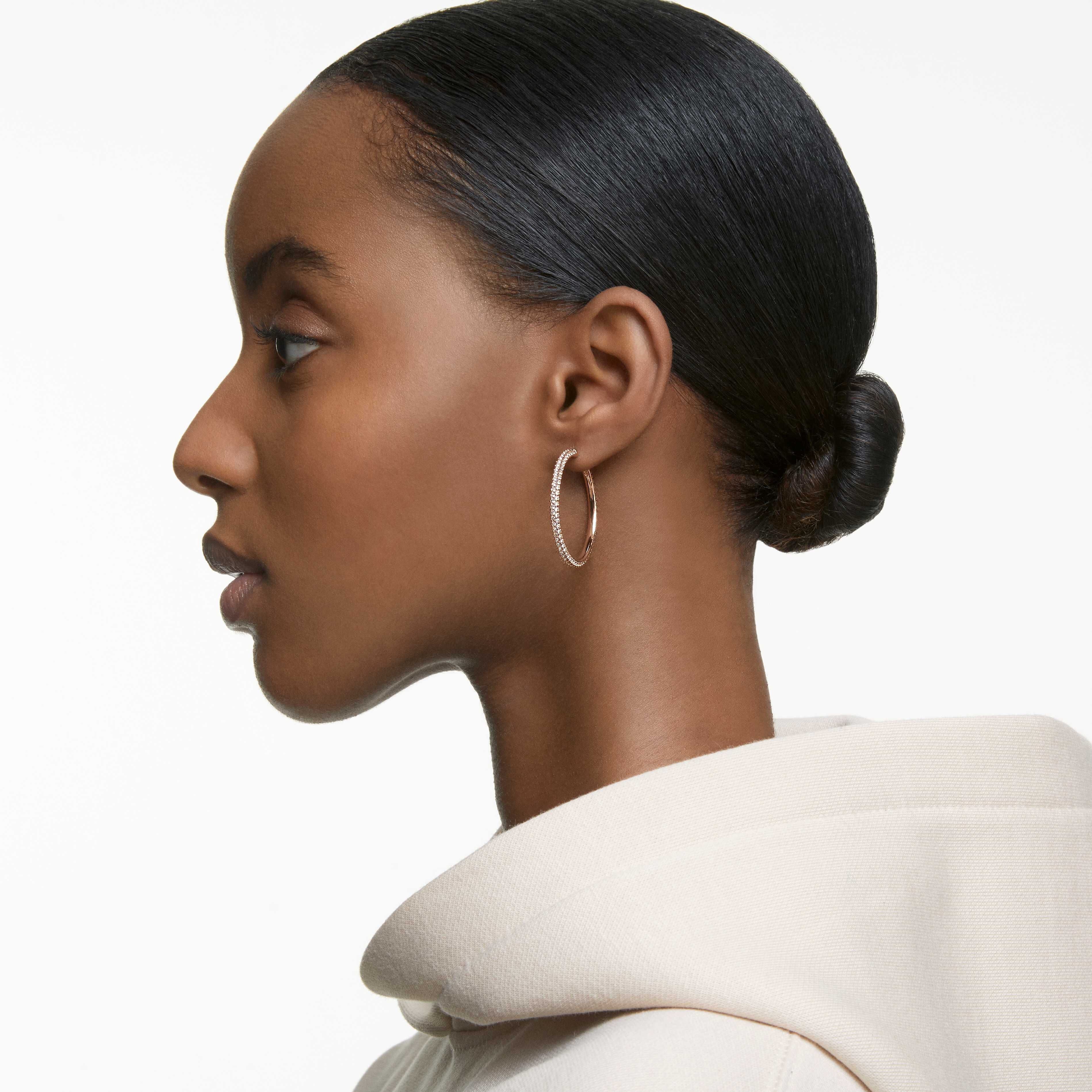 swarovski أقراط حلقية dextera، كريستالات متراصة، كبير، لون أبيض، طلاء ذهبي وردي