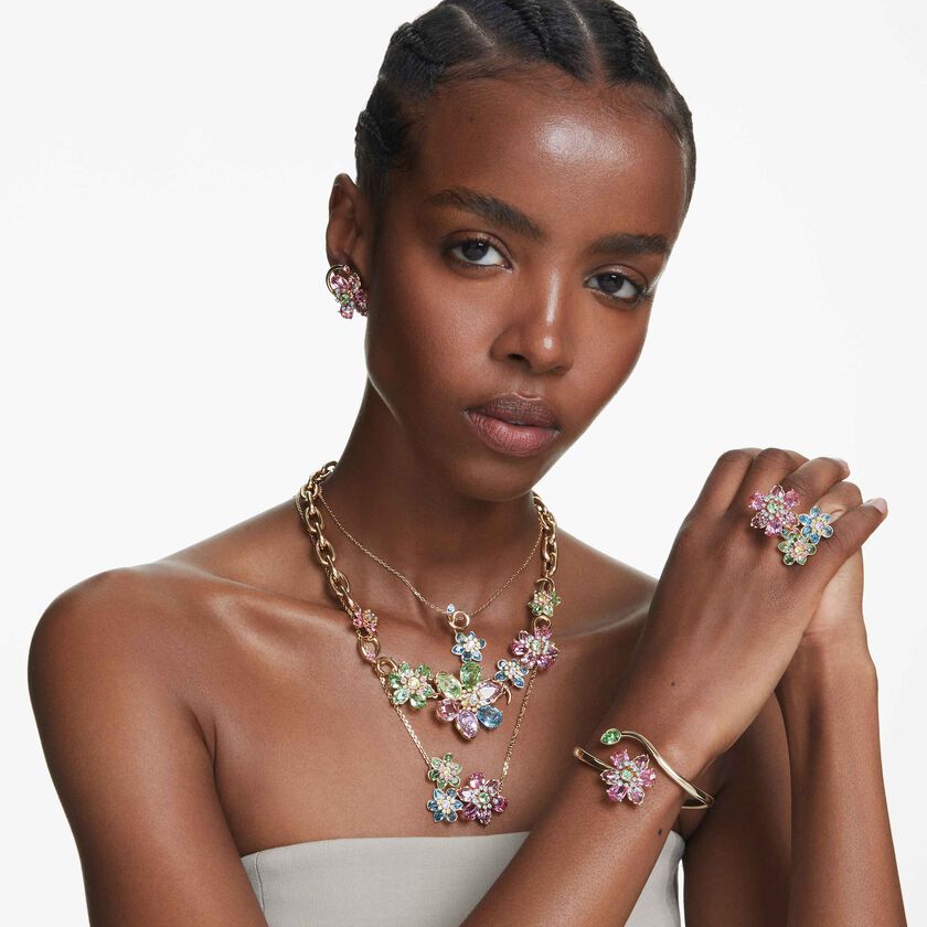 swarovski حلية للأذن idyllia، طقم مكون من 3 قطع، تصميم غير متماثل، قطع متنوع، شكل زهرة، ألوان متعددة، طلاء باللون الذهبي