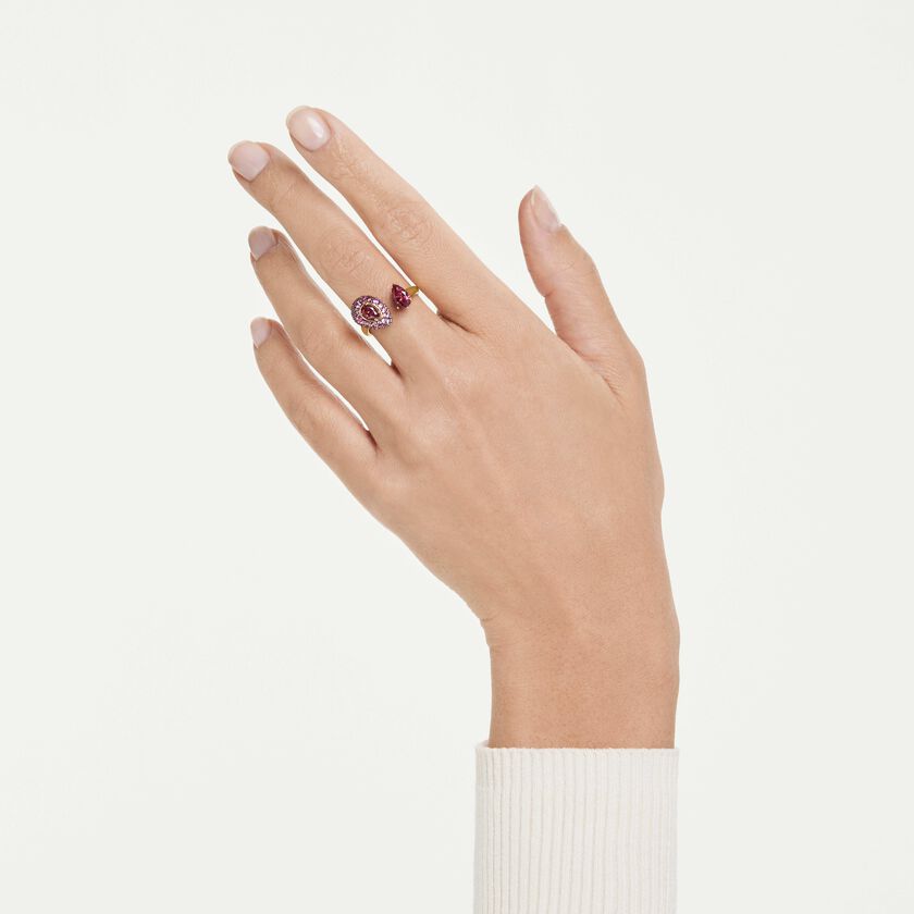swarovski خاتم كوكتيل sublima، قطع على شكل كمثرى، لون أحمر، لمسة نهائية من الذهب عيار 18 قيراط