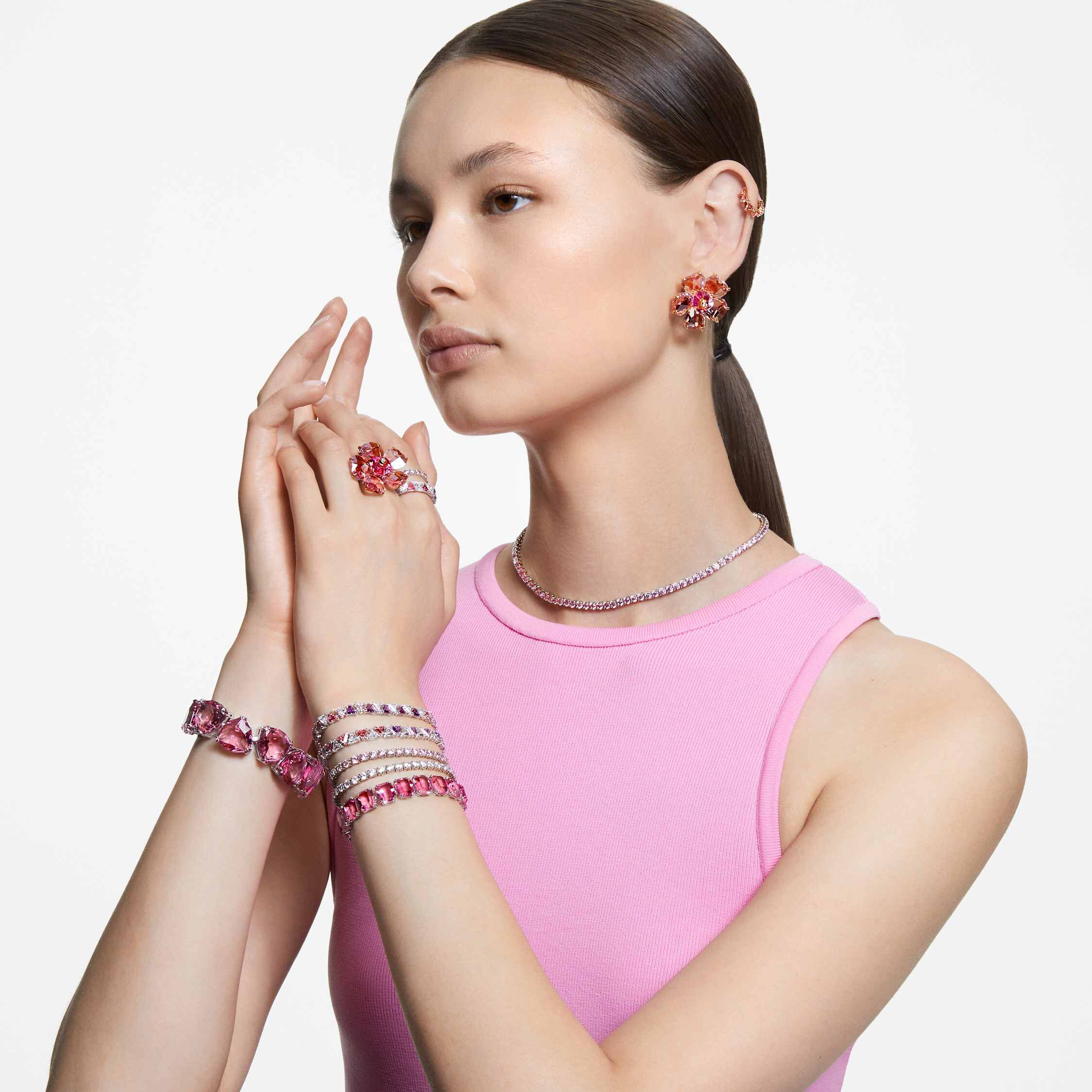 swarovski خاتم كوكتيل idyllia، على شكل زهرة، لون وردي، طلاء بلون ذهبي