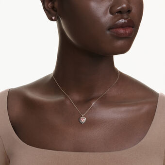 swarovski طقم one، قطع على شكل قلب، ترصيع بافيه، شكل قلب، لون وردي، لمسة نهائية من الذهب الوردي عيار 18 قيراط
