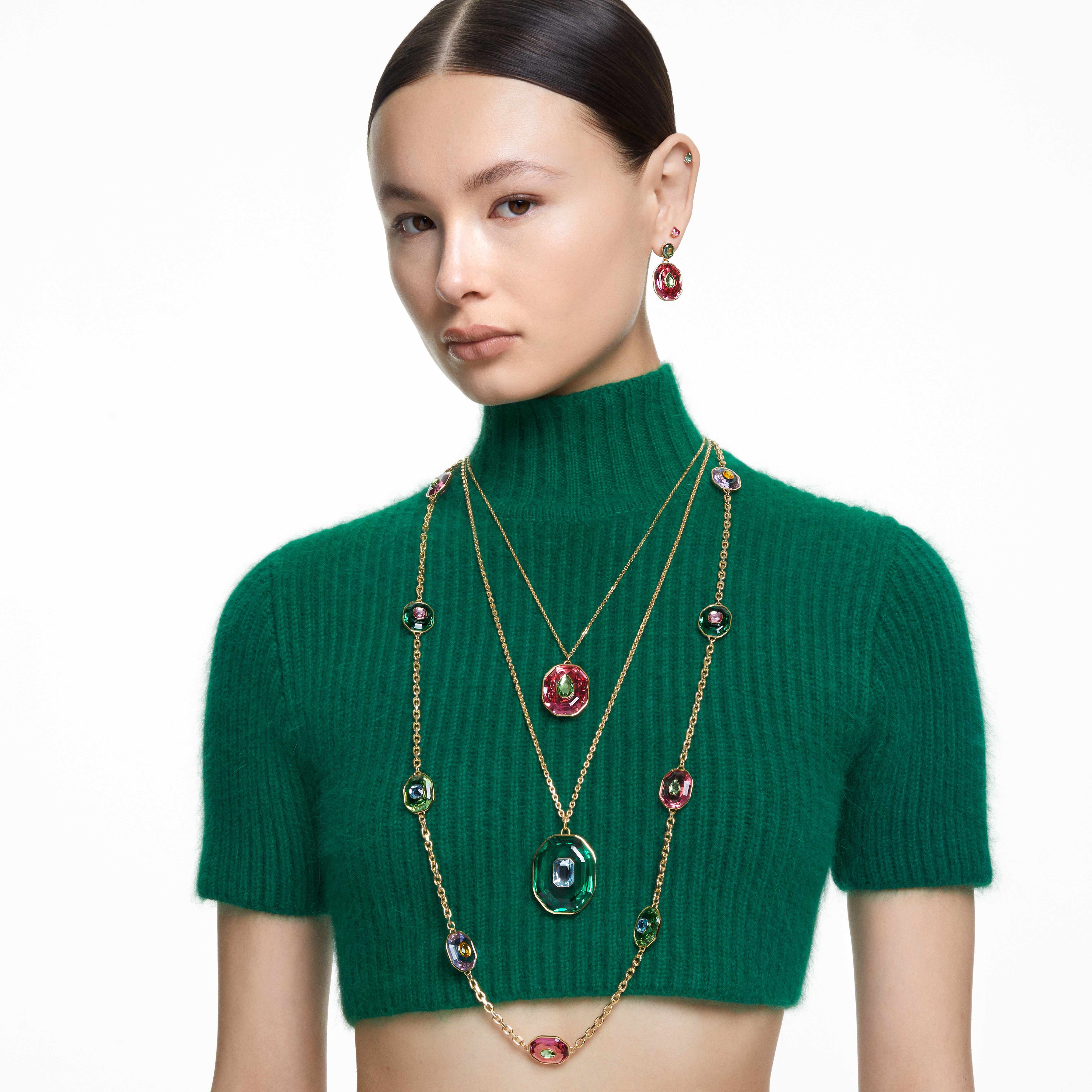 swarovski أقراط دبوسية chroma، قطع على شكل كمثري، لون أخضر، طلاء بلون ذهبي