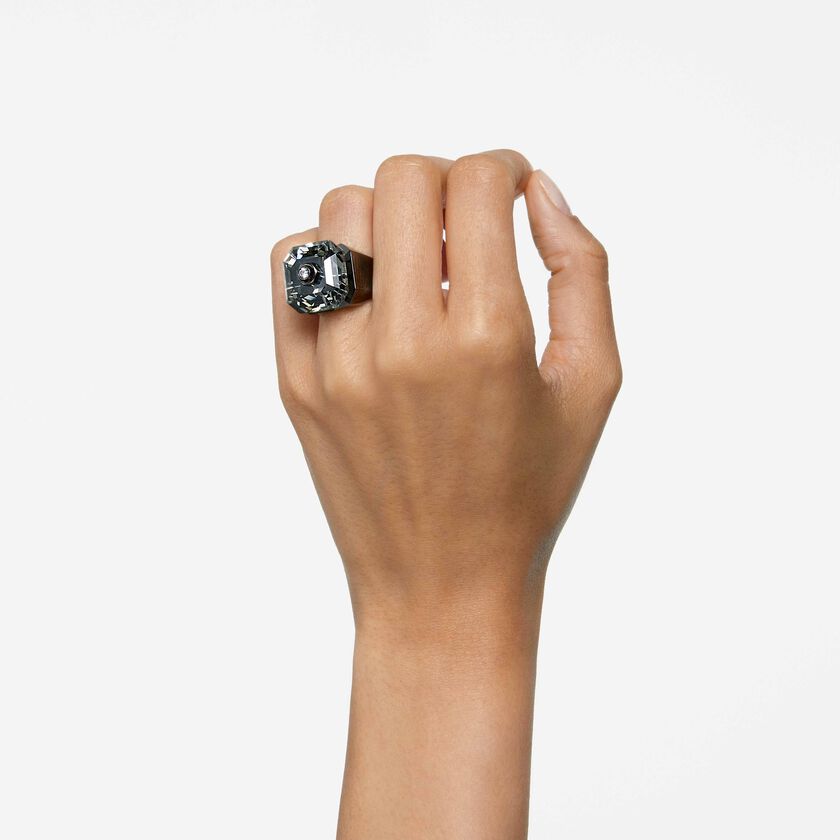 swarovski خاتم كوكتيل numina، لون أسود، طلاء روثينيوم