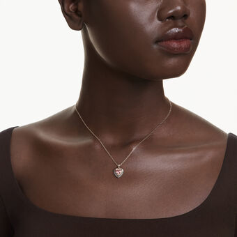 swarovski قلادة one، قطع على شكل قلب، أحجار كريستال صغيرة متراصة، شكل قلب، لون وردي، لمسة نهائية من معادن مختلطة