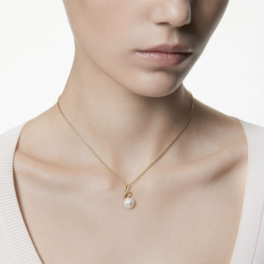 swarovski قلادة gabriella، لؤلؤ كريستالي، قطع مُستدير، لون أبيض، لمسة نهائية من الذهب عيار 18 قيراط