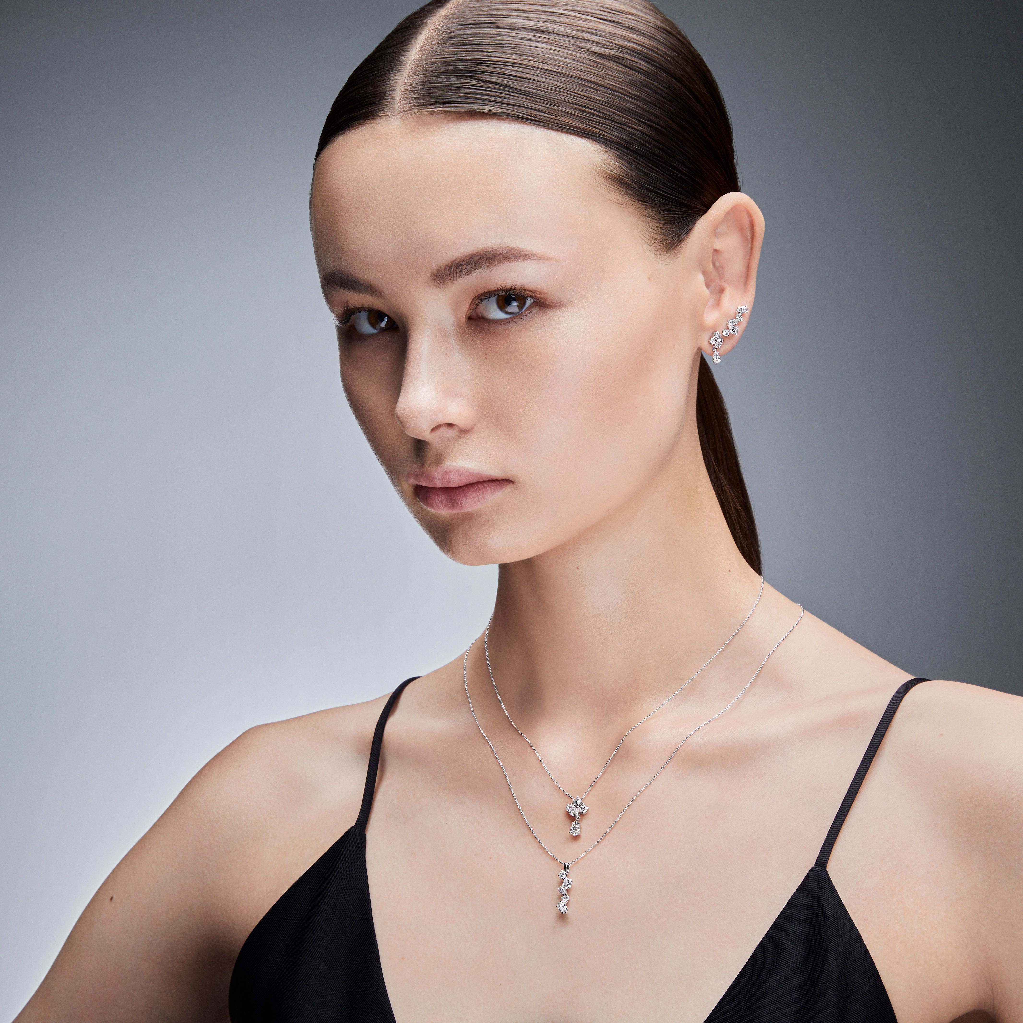 swarovski قلادة galaxy، أحجار ألماس مُصنعة في المختبر بإجمالي 1 قيراط، ذهب أبيض عيار 18