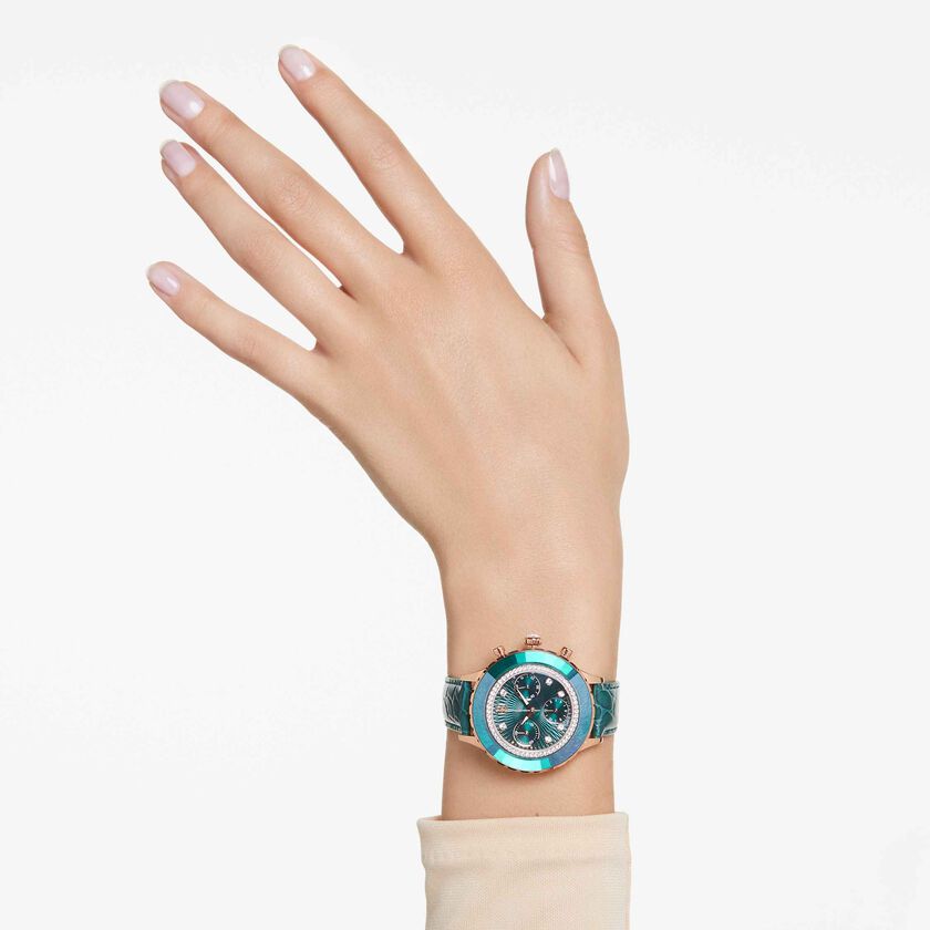 swarovski ساعة octea chrono، صناعة سويسرية، سوار جلد، لون أخضر، لمسة نهائية بلون ذهبي وردي