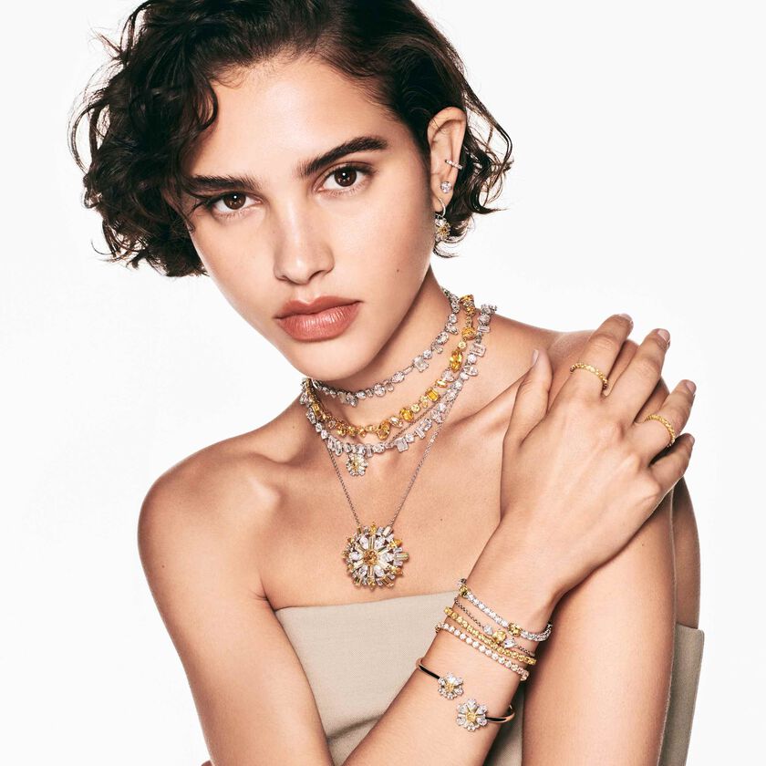 swarovski قلادة idyllia، على شكل زهرة، لون أصفر، طلاء روديوم
