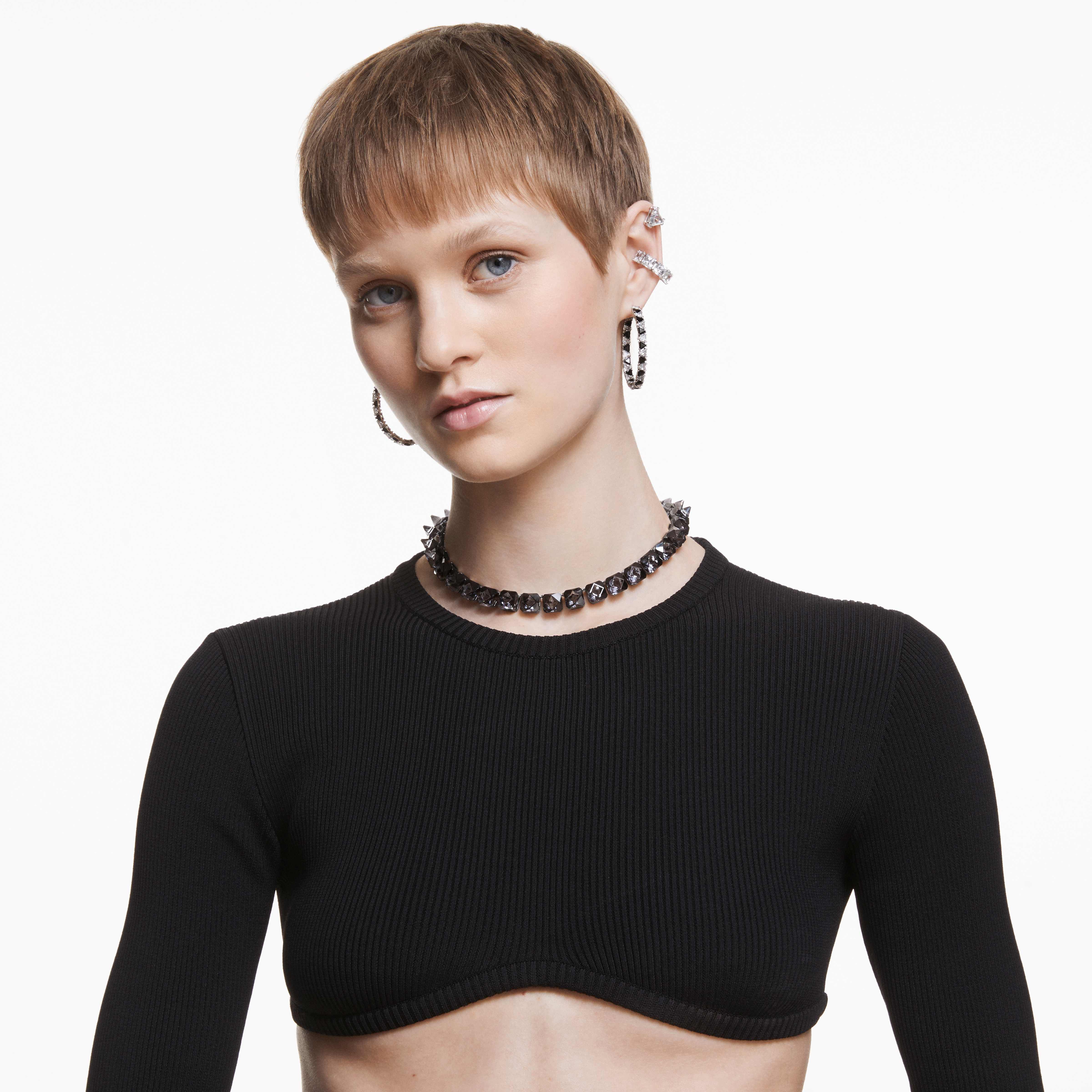 swarovski عقد chroma، مزدان بكريستالات مدببة، لون رمادي، طلاء روثينيوم